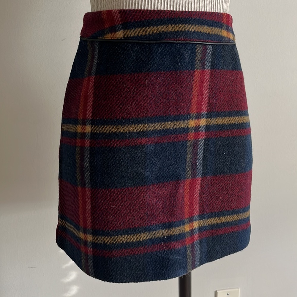 A&F Mini Skirt - Picture 3 of 6